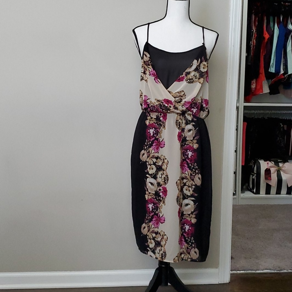 Brand new Forever 21 Contemporary M floral dress